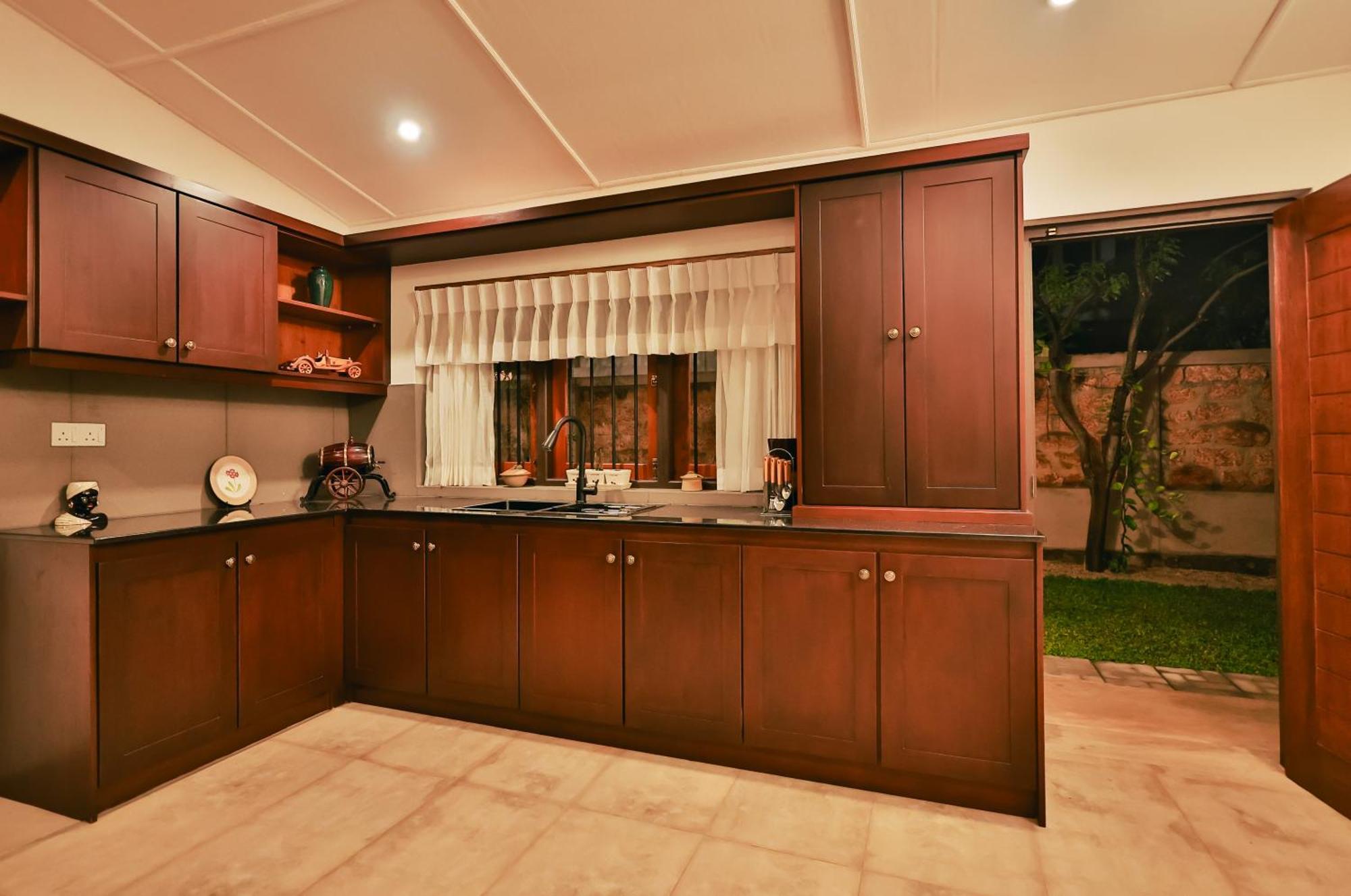 City Oasis 66 Negombo Eksteriør bilde