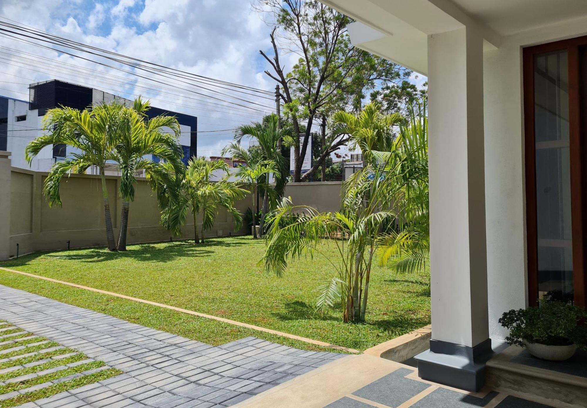 City Oasis 66 Negombo Eksteriør bilde